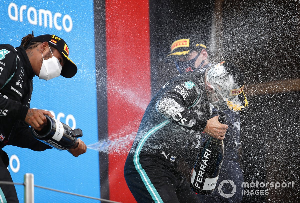 Podio: ganador de la carrera Lewis Hamilton, Mercedes, tercer lugar Valtteri Bottas, Mercedes
