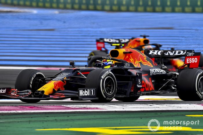 Sergio Pérez, Red Bull Racing RB16B, Max Verstappen, Red Bull Racing RB16B