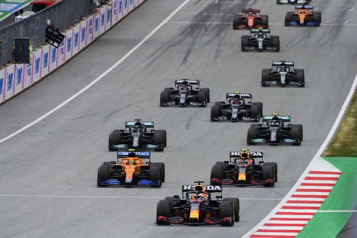 El inicio de la carrera en el Red Bull Ring