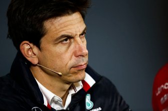 Toto Wolff, Direktör, Mercedes AMG, basın toplantısında