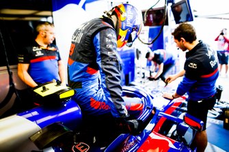 Alexander Albon, Toro Rosso, klimt in zijn wagen