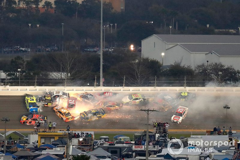 Big One: Massencrash beim Daytona 500 des Jahres 2019