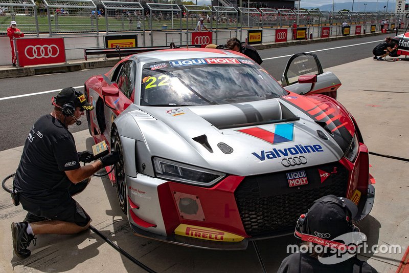 #22 Audi Sport Team Valvoline Audi R8 LMS: Kelvin Van der Linde, Garth Tander, Frederic Vervisch