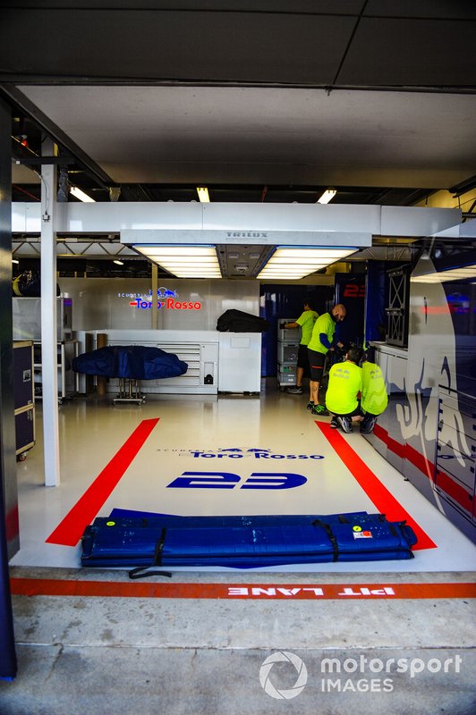 Il garage di Alexander Albon, Scuderia Toro Rosso STR14