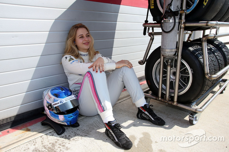 Sophia Floersch, BWT Mucke Motorsport