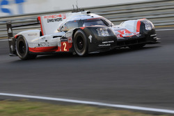 #2 Porsche Team Porsche 919 Hybrid: Timo Bernhard, Earl Bamber, Brendon Hartley