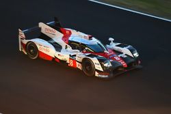 #8 Toyota Gazoo Racing Toyota TS050 Hybrid: Anthony Davidson, Sébastien Buemi, Kazuki Nakajima