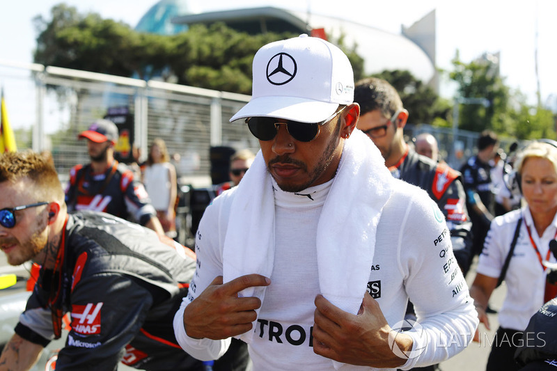Hamilton também não aliviou nas palavras e disse que se "Vettel quer bancar o homem, que faça isso fora do carro."