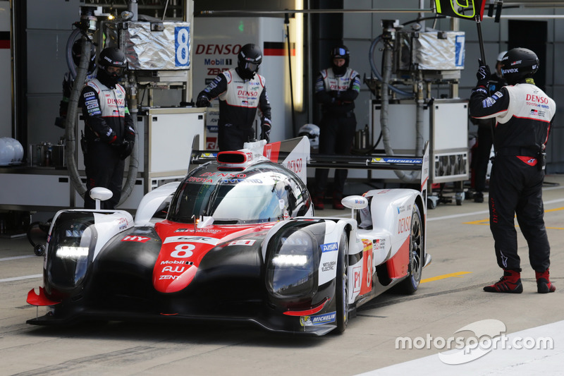 #8 Toyota Gazoo Racing Toyota TS050 Hybrid: Anthony Davidson, Sébastien Buemi, Kazuki Nakajima