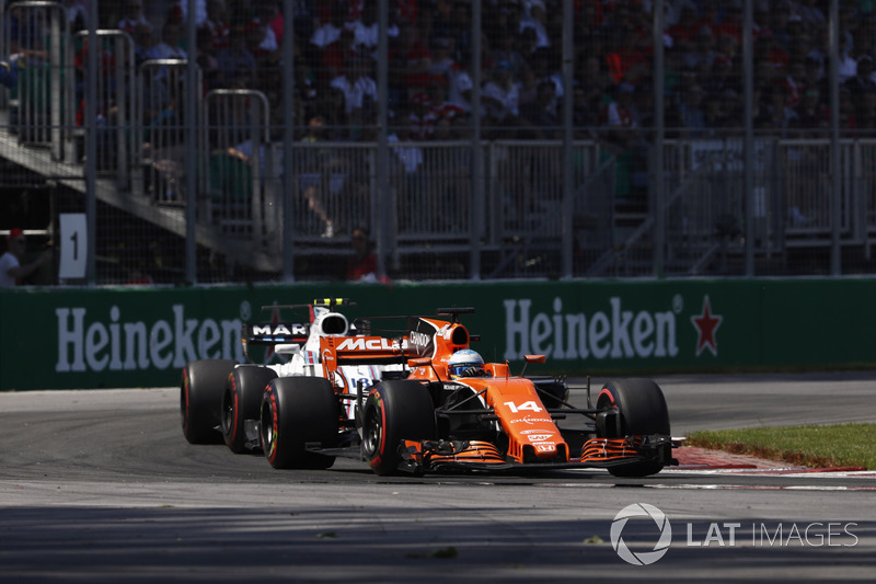 Сход. Фернандо Алонсо, McLaren-Honda