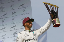 Le vainqueur Lewis Hamilton, Mercedes AMG F1
