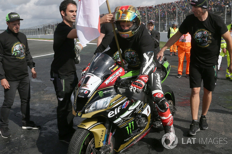 Race winner and 2017 champion Jonathan Rea, Kawasaki Racing