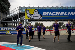 Sam Bird, DS Virgin Racing and Alex Lynn DS Virgin Racing during track walk