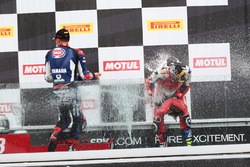 Podium : le vainqueur, Niki Tuuli, Kallio Racing Yamaha, le deuxième, Federico Caricasulo, GRT Yamaha Official WorldSSP Team, et le troisième, P.J. Jacobsen, MV Agusta