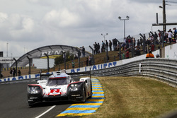 #2 Porsche Team Porsche 919 Hybrid: Timo Bernhard, Earl Bamber, Brendon Hartley