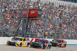 Kasey Kahne, Hendrick Motorsports, Chevrolet; Kyle Busch, Joe Gibbs Racing, Toyota