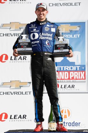 Podium: race winner Graham Rahal, Rahal Letterman Lanigan Racing Honda with the trophies from both of his wins