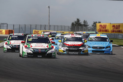 Start action, Tiago Monteiro, Honda Racing Team JAS, Honda Civic WTCC leads