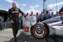Will Power, Team Penske Chevrolet celebrates winning the Verizon P1 Pole Award
