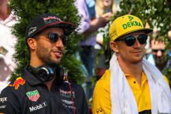 Daniel Ricciardo, Red Bull Racing and Nico Hulkenberg, Renault Sport F1 Team