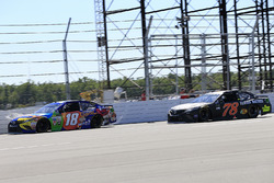 Kyle Busch, Joe Gibbs Racing Toyota,Martin Truex Jr., Furniture Row Racing Toyota