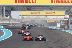 Alexander Albon, ART Grand Prix & Jack Aitken, Arden International battle for the lead on lap one