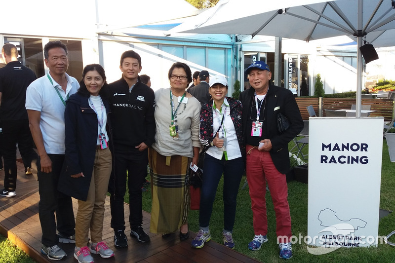 Foto grup bersama Rio Haryanto