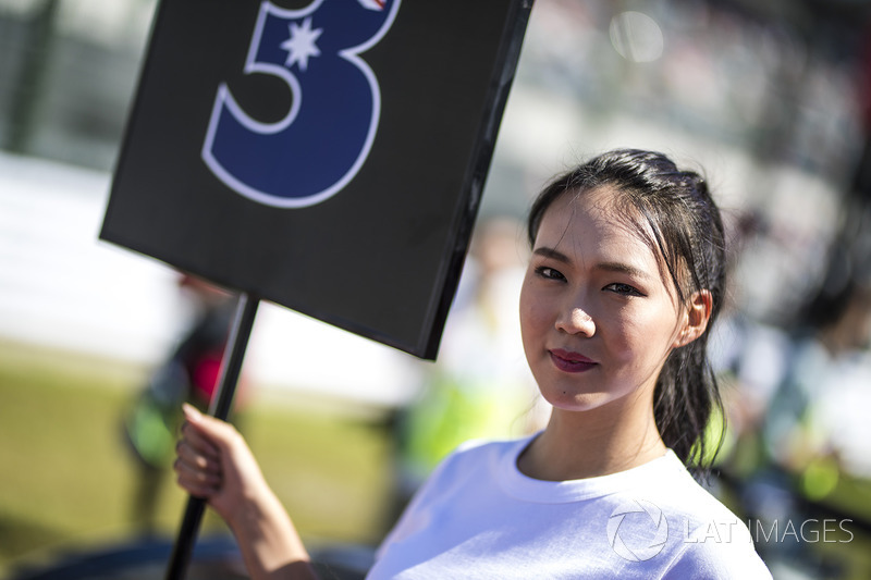 Grid girl