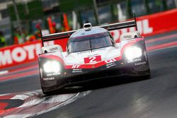 #2 Porsche Team Porsche 919 Hybrid: Timo Bernhard, Earl Bamber, Brendon Hartley