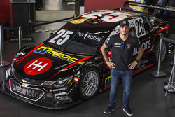 Tuka Rocha apresenta carro de 2017 para Stock Car