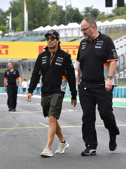 Sergio Perez, Force India walks the track