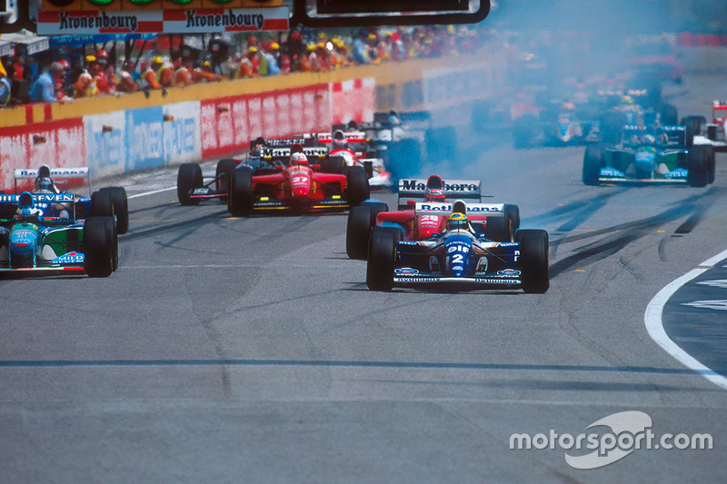 Arrancada: Ayrton Senna, Williams FW16, Michael Schumacher, Benetton B194