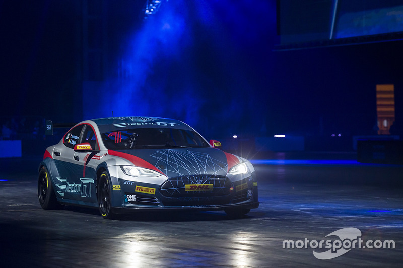 De Electric GT Tesla kwam ook in actie