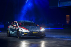 De Electric GT Tesla in de Live Action Arena