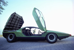 Bertone Carabo, построенный на базе Alfa Romeo 33 Stradale