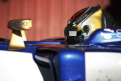 Pascal Wehrlein, Sauber C36, in the pits