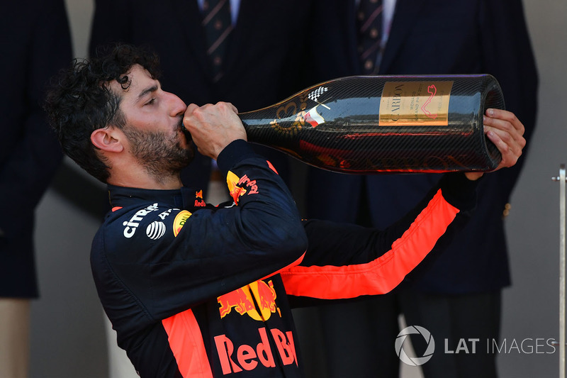 Em Mônaco, tirou proveito de uma boa estratégia da Red Bull para ser terceiro colocado, atrás apenas das duas Ferrari.