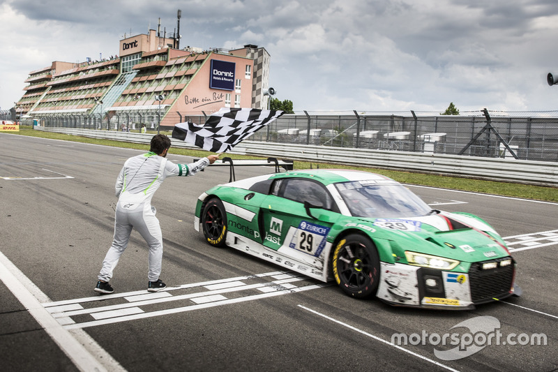 Zieldurchfahrt: 1. #29 Audi Sport Team Land-Motorsport, Audi R8 LMS: Christopher Mies, Connor De Phillippi, Markus Winkelhock, Kelvin van der Linde