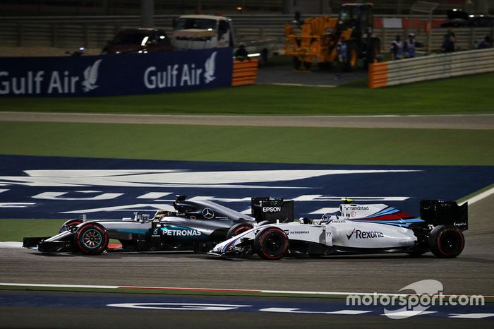 Lewis Hamilton, Mercedes AMG F1 Team W07 and Valtteri Bottas, Williams FW38