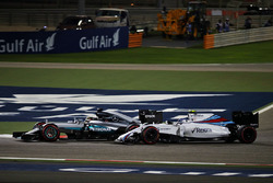 Льюис Хэмилтон, Mercedes AMG F1 Team W07 и Валттери Боттас, Williams FW38