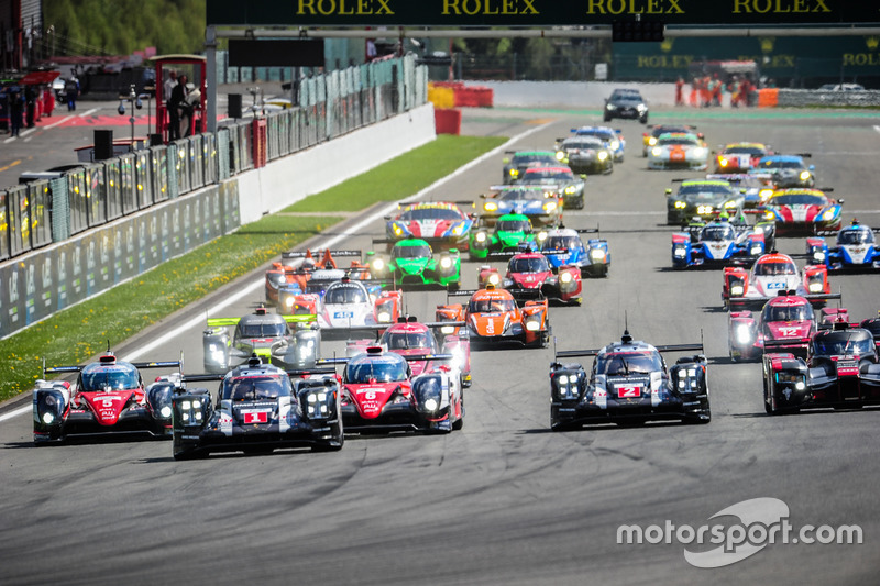 Start: #1 Porsche Team Porsche 919 Hybrid: Timo Bernhard, Mark Webber, Brendon Hartley leads