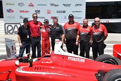 Il vincitore della gara Zach Veach, Belardi Auto Racing
