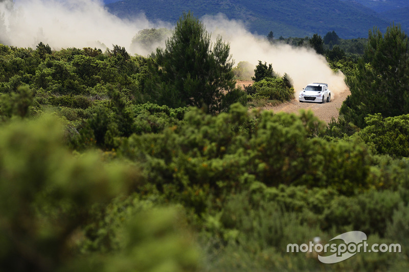 Hyundai i20 WRC 2017 testing