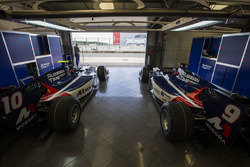 La voiture de Raffaele Marciello, RUSSIAN TIME et de Artem Markelov, RUSSIAN TIME