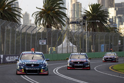 Craig Lowndes, Triple Eight Race Engineering Holden et Shane van Gisbergen, Triple Eight Race Engineering Holden