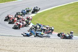 Choque de Jack Miller, Marc VDS, Loris Baz, Avintia Racing, Alvaro Bautista, Aprilia Racing Team Gresini