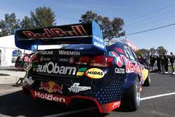 A special drift Triple Eight Race Engineering Holden