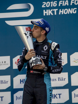 Podium: Race winner Sébastien Buemi, Renault e.Dams
