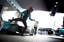 Prove di pit stop per Nelson Piquet Jr., NEXTEV TCR Formula E Team
