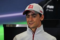 Esteban Gutiérrez, Haas F1 Team en la conferencia de prensa de la FIA